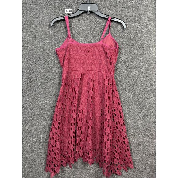 Hot Topic Wine Crochet Mini DressWomens Size S/M Burgundy Sleeveless Side Zip - Picture 2 of 7